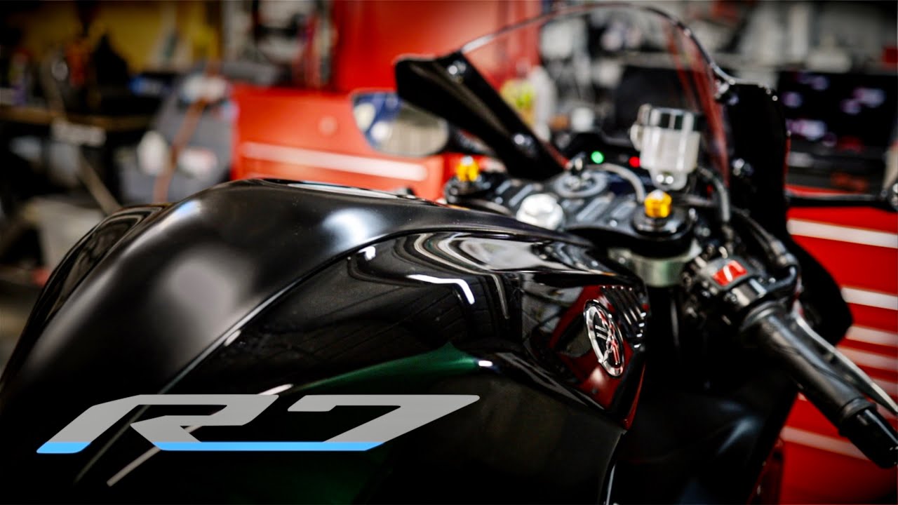 2022 Yamaha R7 Dash Functions | MPG | Getting to the battery