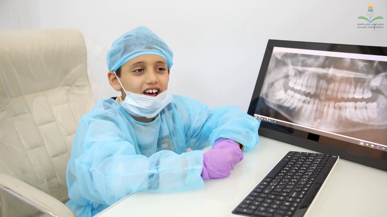 فيلم توعوي بعنوان اسنانك عنوانك بمدارس مواهب الوادي الأهلية