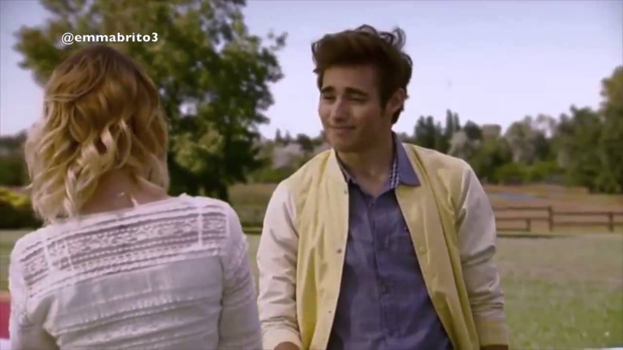 Violetta 3 - Violetta le dice a León que la próxima vez la lleve al cine (03x02)
