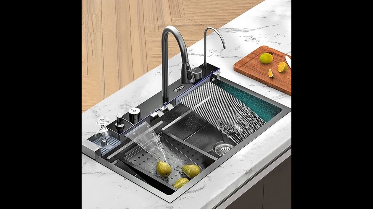 Vid&eacute;o d'installation de l'&eacute;vier de cuisine KLEENMAC avec robinet de pluie intelligent int&eacute;gr&eacute;