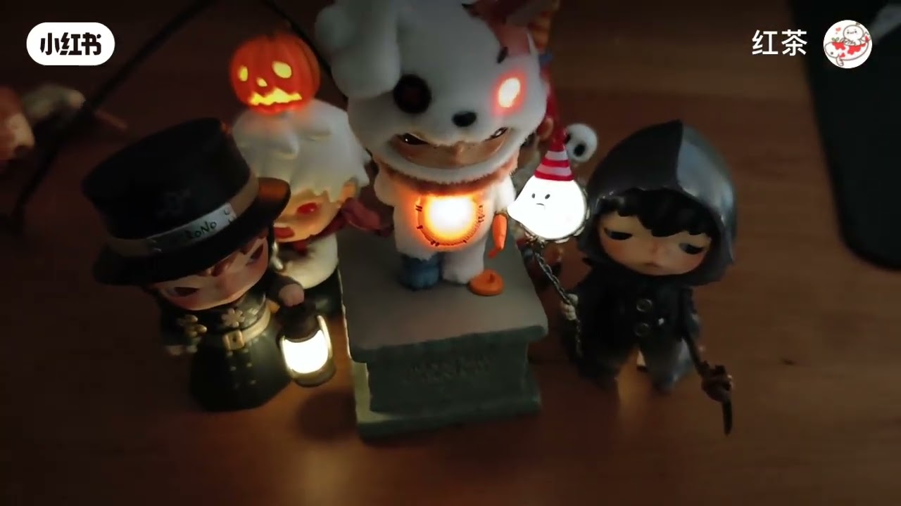 Hirono Monster's Carnival Lights up With Base 