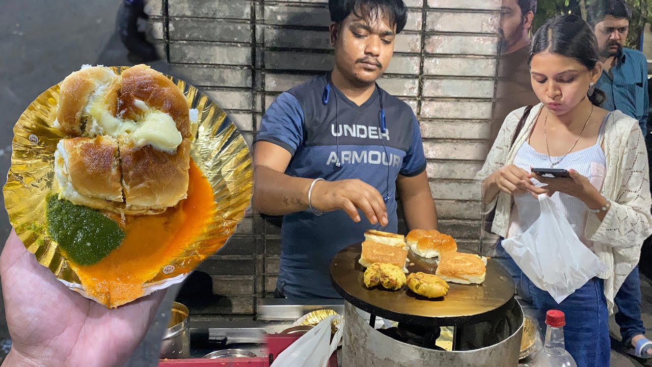 Hardworking father Son Selling Cheapest Mumbai Style Vada Pav Rs. 40/- Only Kolkata Food Tour