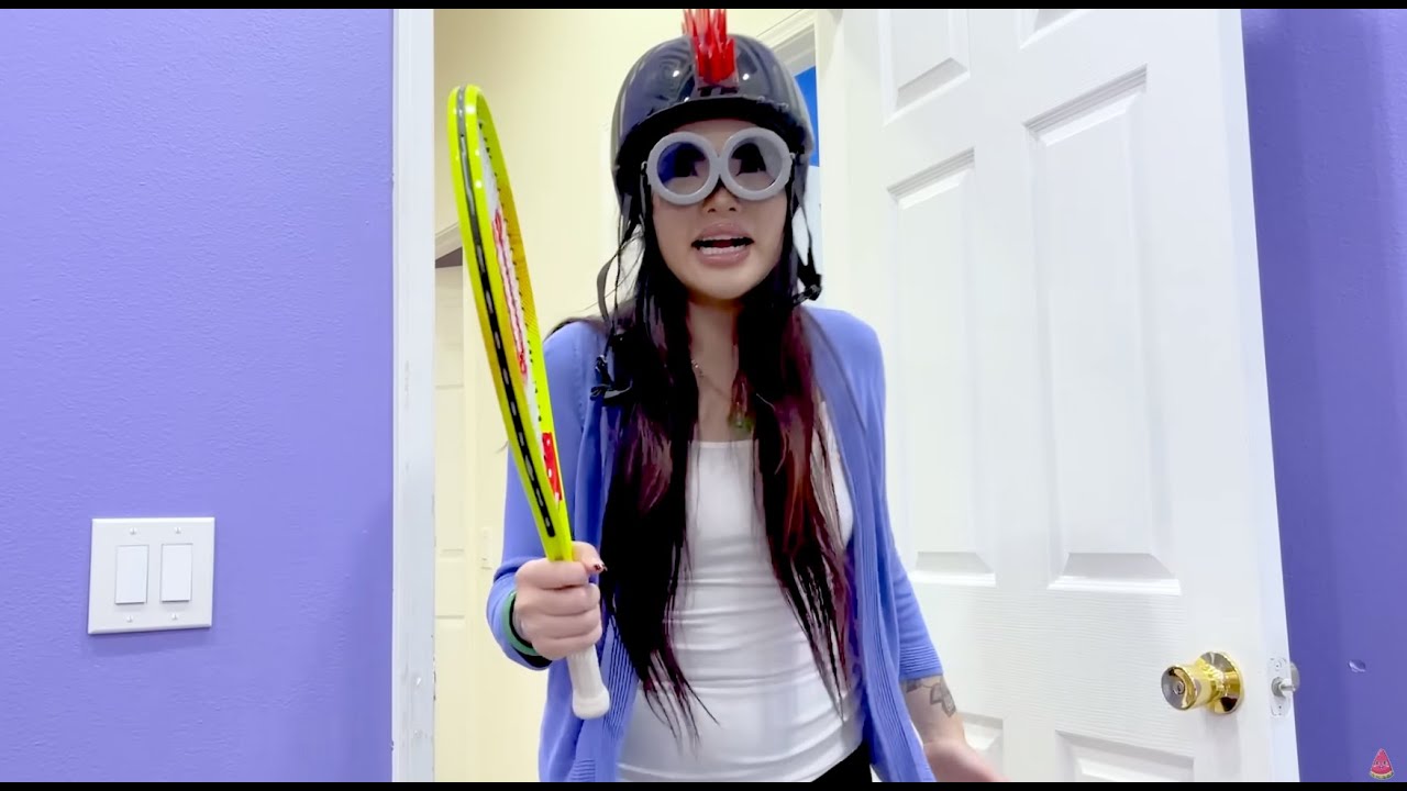 ZOEY OPENS SECRET BASKIN ROBBIN IN HER BEDROOM | I BUILD MY ICE CREAM STORE AT HOME BY SWEEDEE