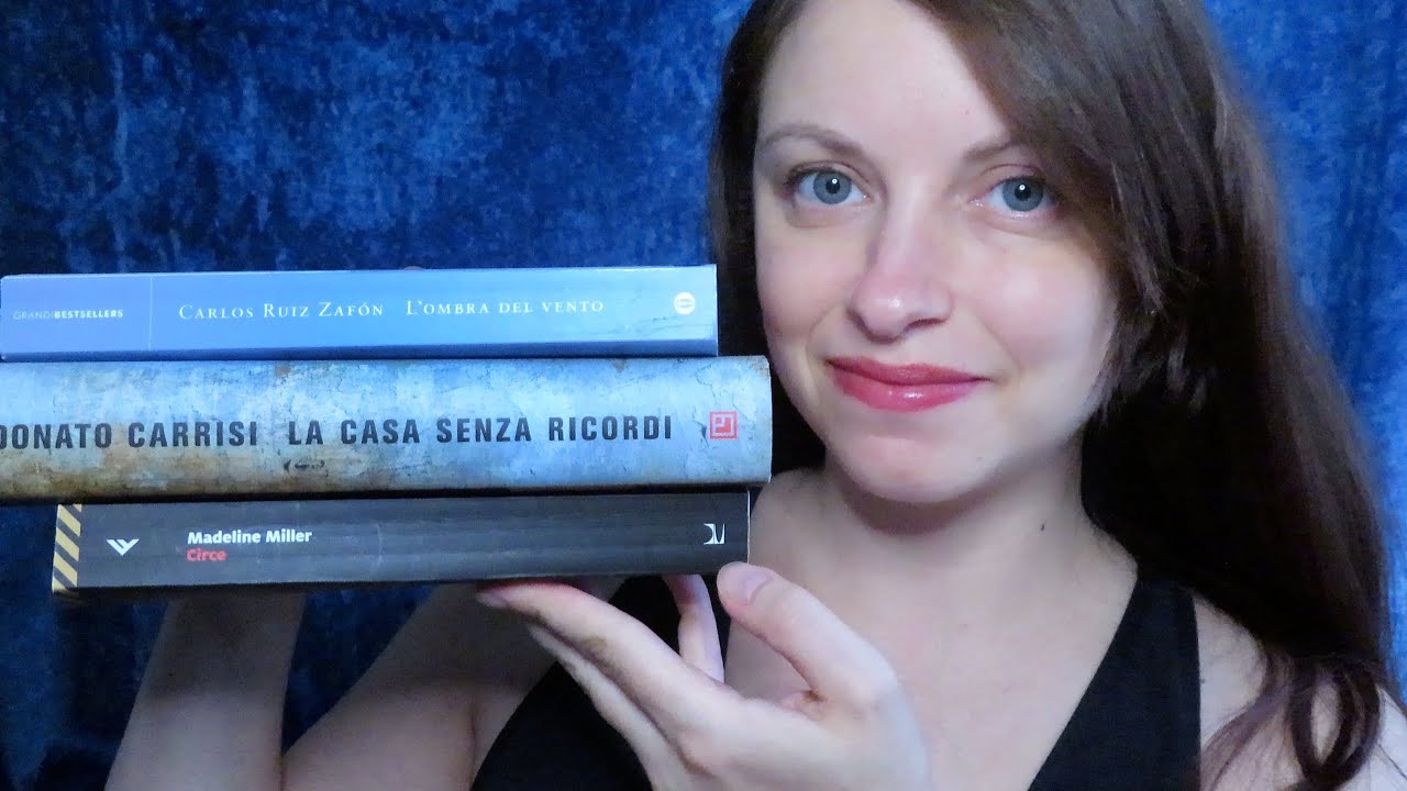 TI RILASSO CON TANTI LIBRI ASMR ITA
