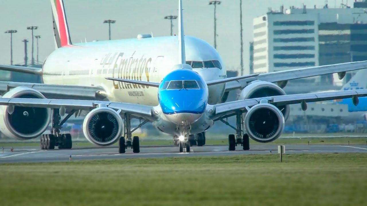 LIVE: Up Close Departures at Amsterdam Schiphol Airport | Jan 22, 2026