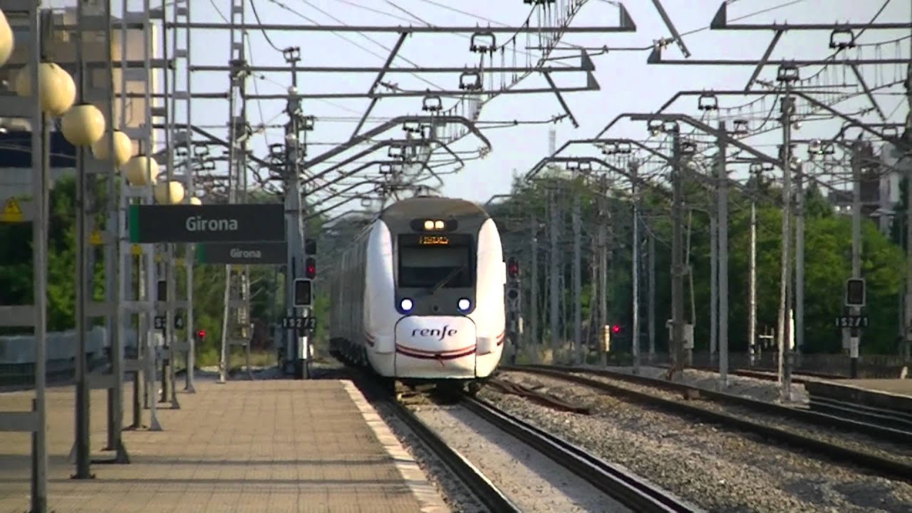 Doble unidad de Renfe 449 llegando a Girona, con destino Figueres