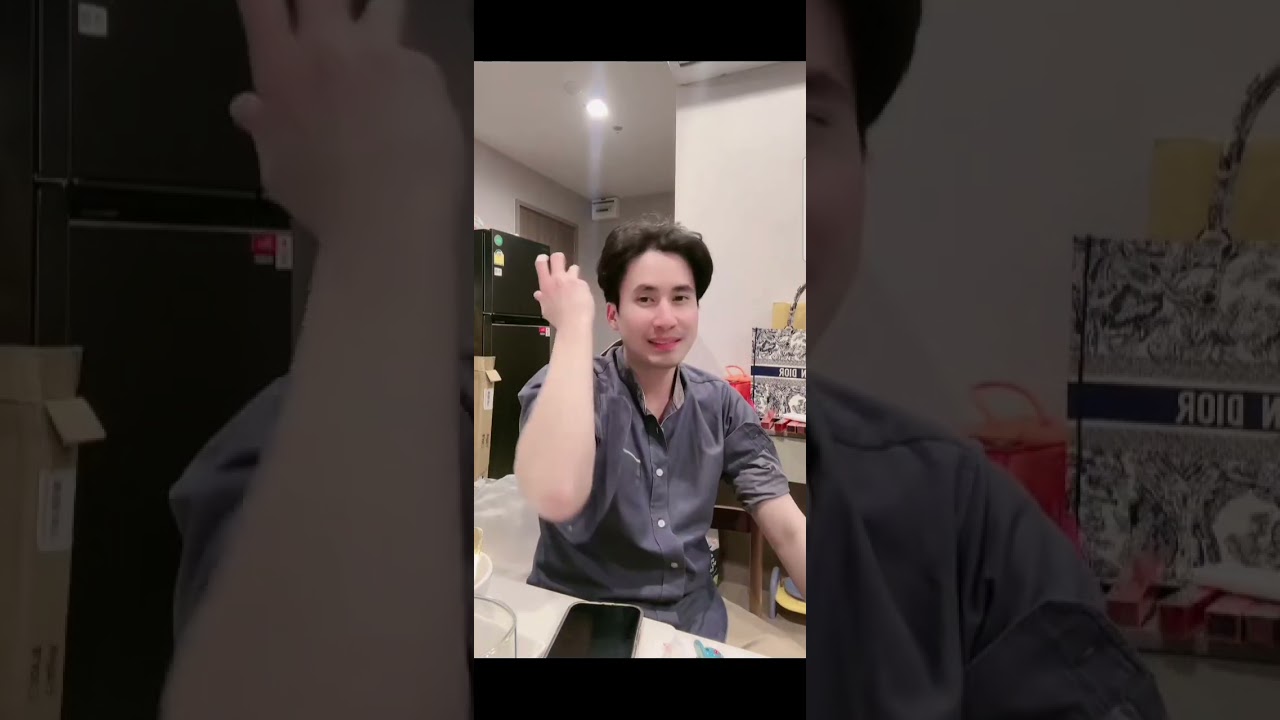 พี่บุ๊คชอบกินขนม | Live กับพี่ๆ แฟนคลับบบบ