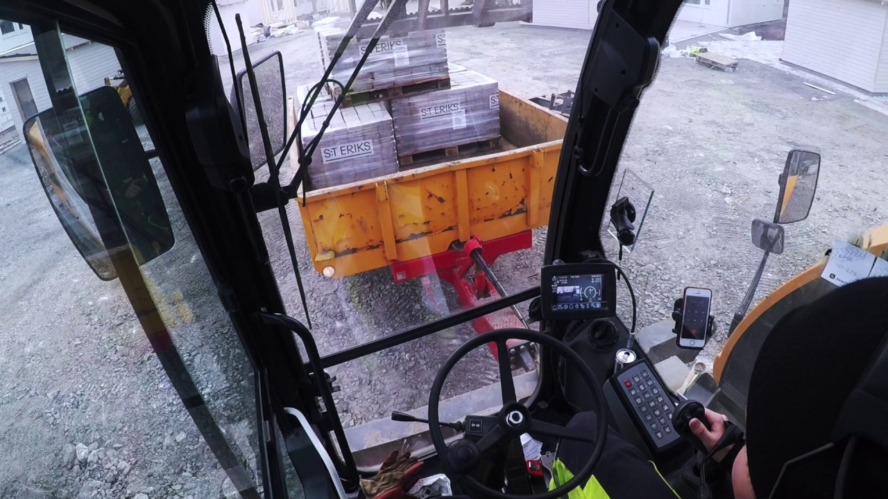 Driving with forks- Liebherr 918 compact