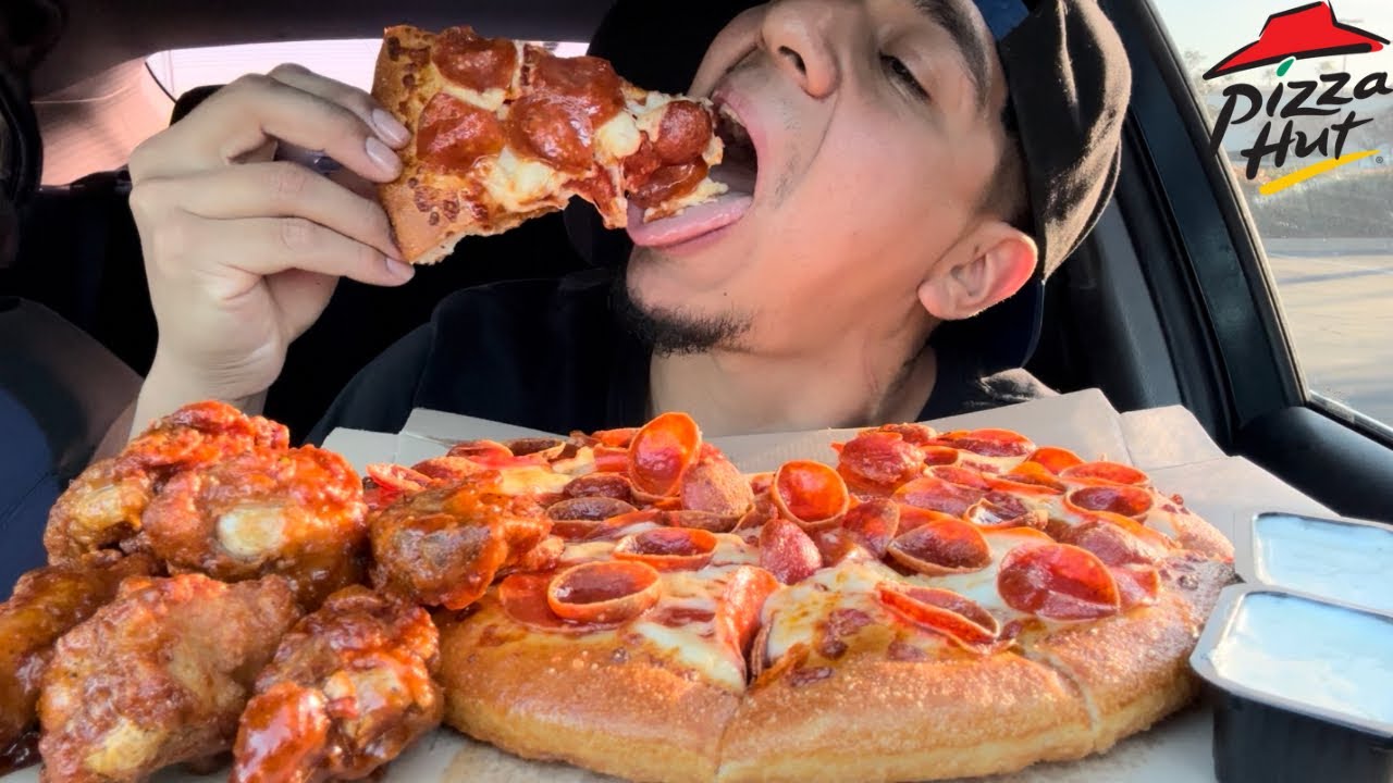 Eating Pizza Hut New Hot Honey Pizza + Hot Honey Wings Mukbang