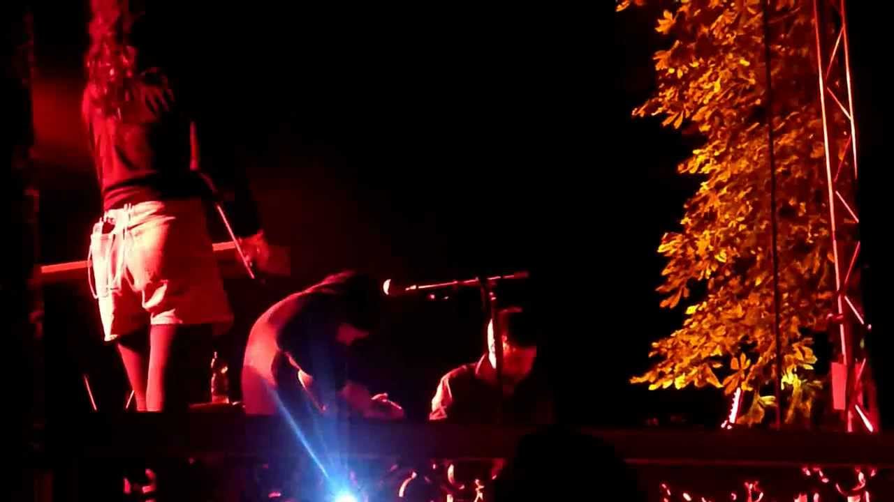 Timber Timbre - Trouble Comes Knocking -- Live At Feeërieën Brussel 23-08-2011