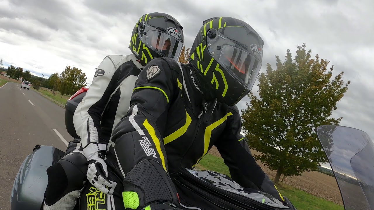 No. 7 Querfurt Bikerpaar  Motorradtouren Sachsen-Anhalt