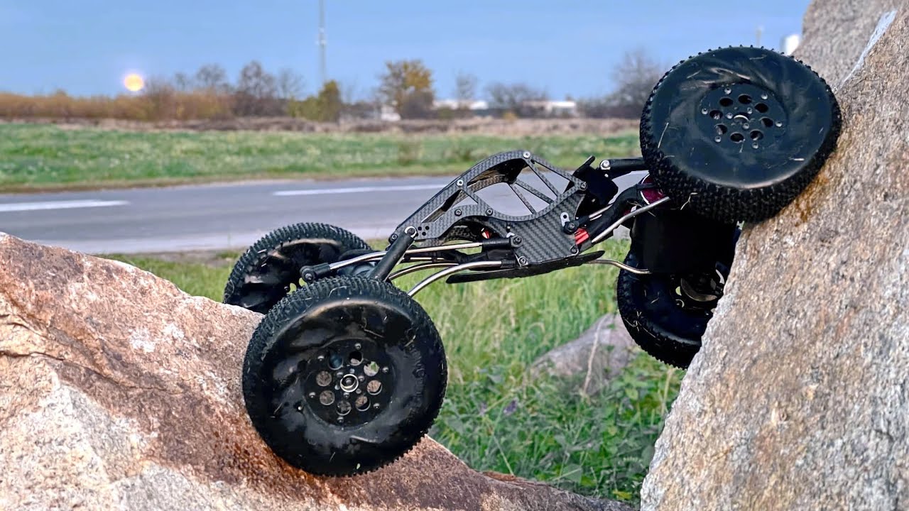 Making friends with RC4WD Bully 2 Comp Crawler