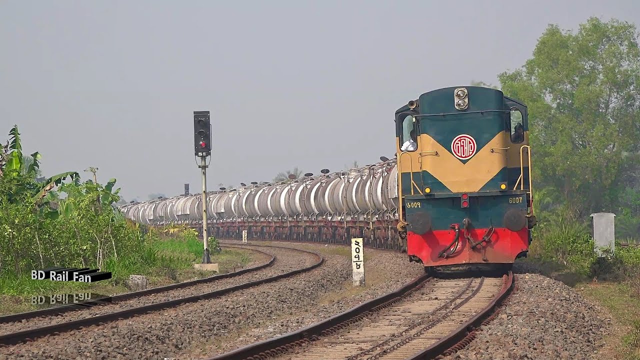 Bogie Tank Oil/BTO || Diesel Loaded Oil Tanker Train taking curve before Entering Ishwardi Station