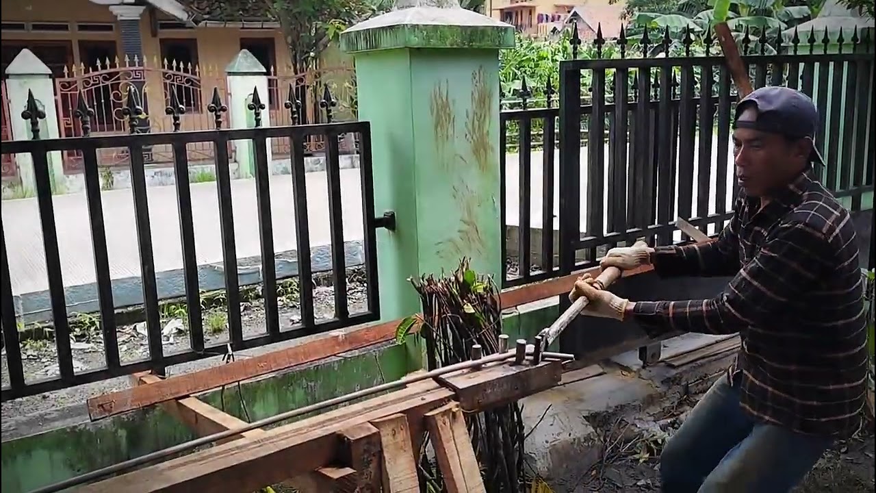NEGARA HADIR UNTUK RAKYAT, JEMBATAN GANTUNG GARUDA DESA GEMBONGDADI KEC. SURADADI KAB. TEGAL