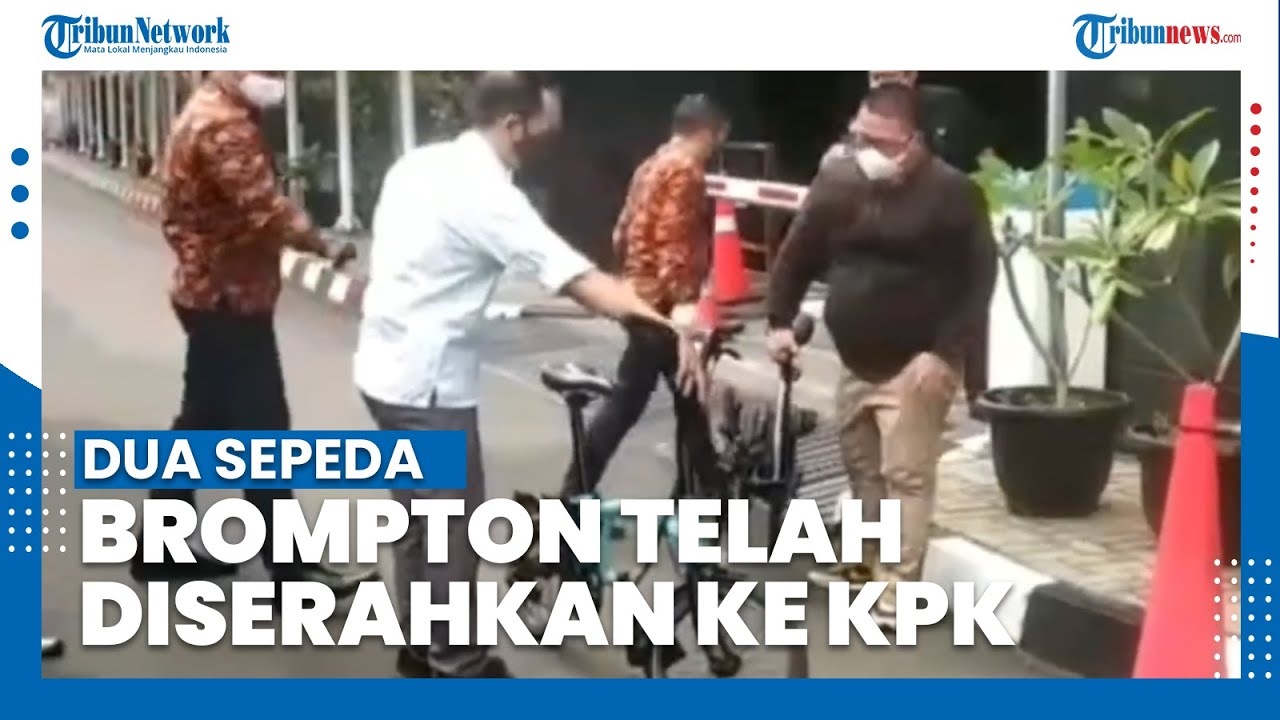 Operator Anggota DPR Ihsan Yunus Serahkan Dua Sepeda Brompton ke KPK