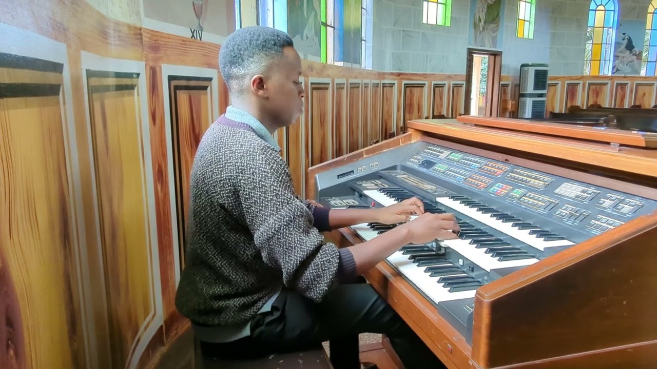 VIPAJI HIVI NI KAMA DHABIHU BY C. SAASITA #youtube #music #trending #piano
