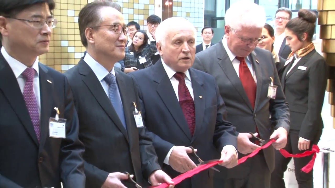 CoinTelevision: World Money Fair, International Crowds, Largest Coin Show in Europe.