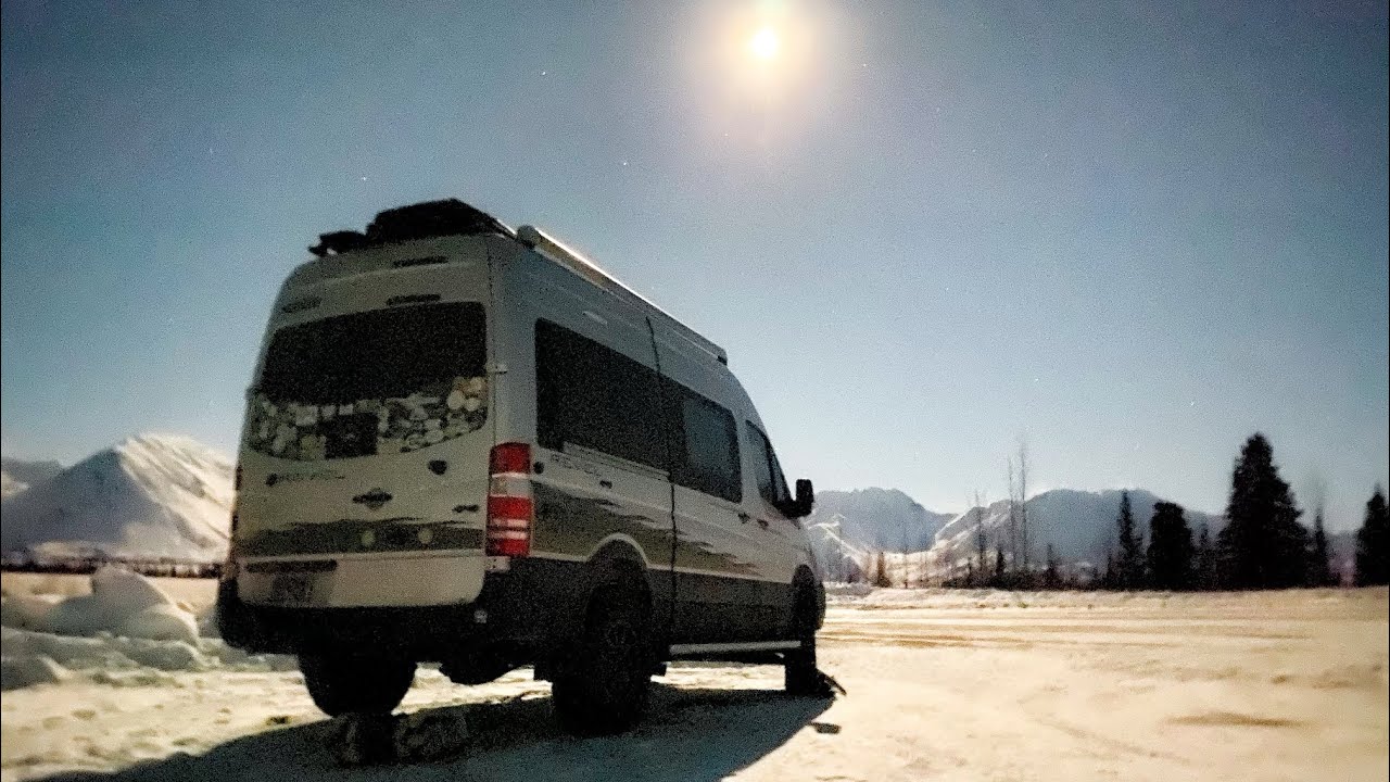 Свет в то Тьма  Ван Жизнь Аляска