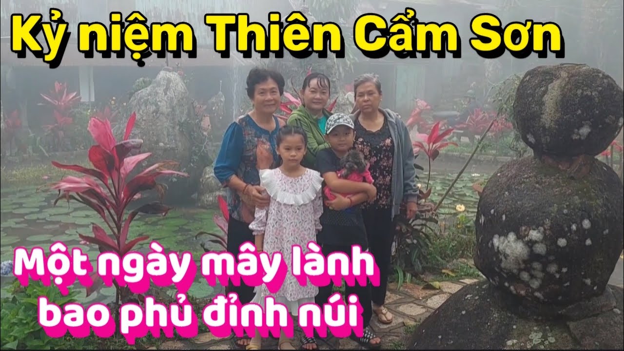 MÂY LÀNH BAO PHỦ ĐỈNH NÚI THIÊN CẨM SƠN VÀO BUỔI SÁNG !