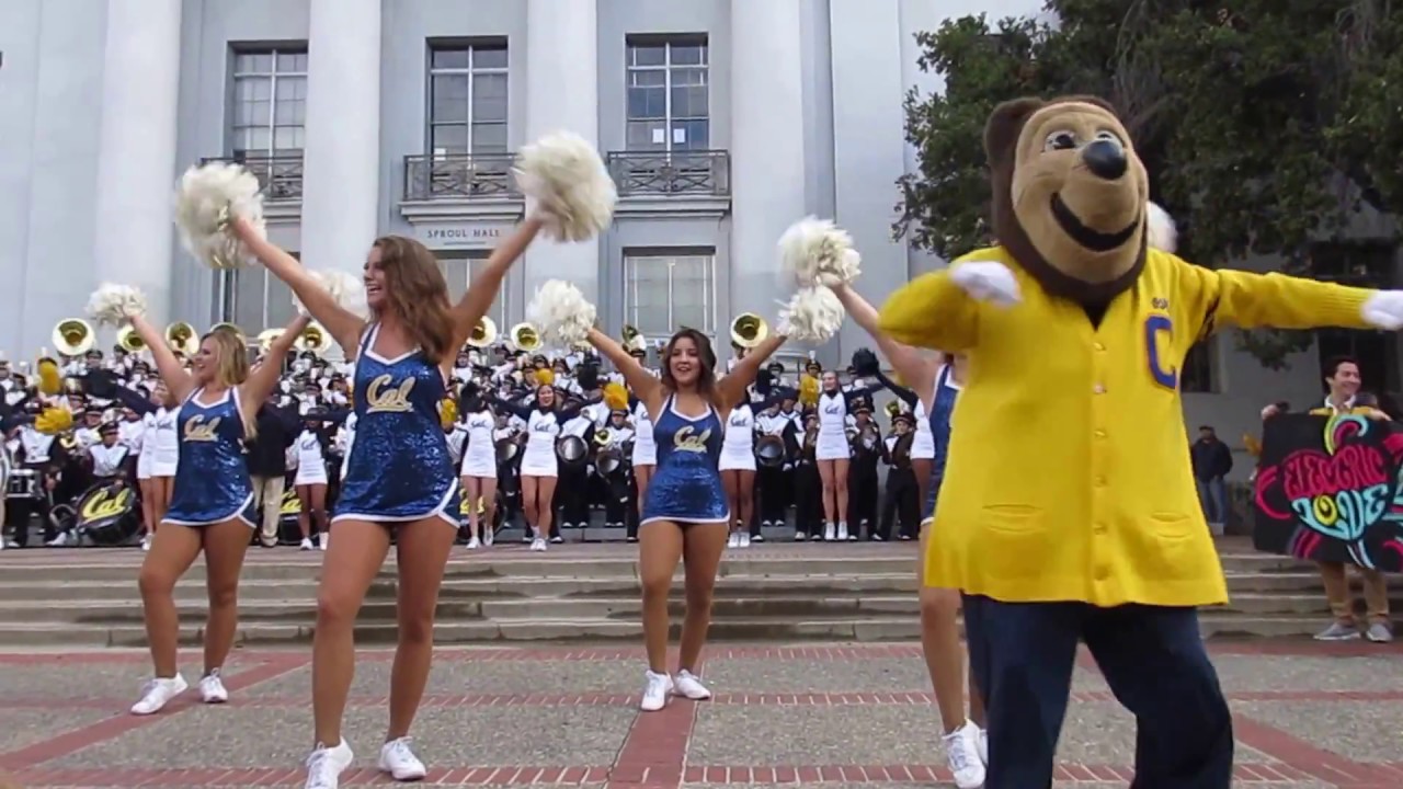 Cal Band Sproul Hall Rally vs. Oregon State 2017 Berkeley California (Electric Love Show)