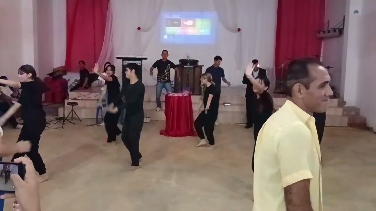 Eis que Estou à Porta - Fernandinho 