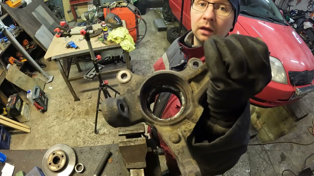 Etupyörän laakerin vaihto toyotaan | Front wheel bearing replacement for Toyota
