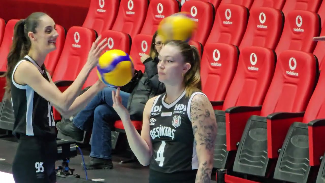 Julia Szczurowska is Warming Up -  Beşiktaş #JuliaSzczurowska #beşiktaş