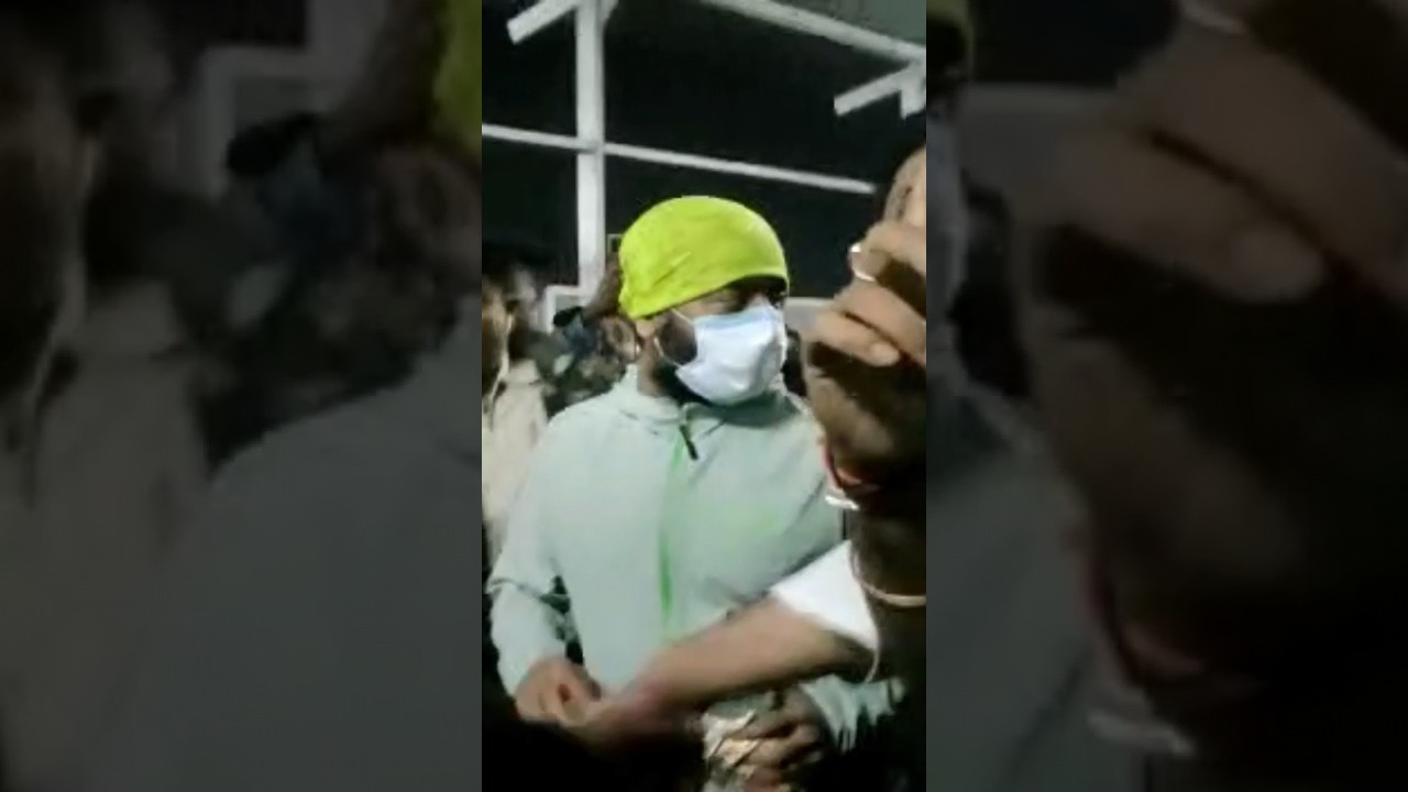 Arijit Singh came to Siliguri for the first time ||at NJP station 2:37am #arjitsingh #siliguri
