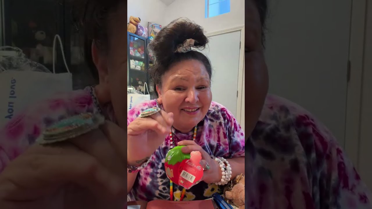 lol surprise / strawberry shortcake blind berry reveal
