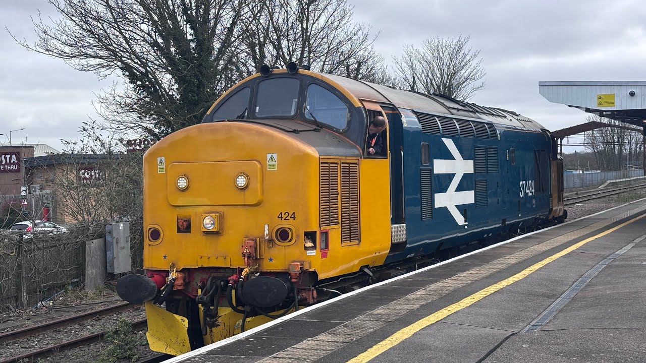BR Large Loco class  37 37424 departing sittingbourne with a 3 tone and thrash 