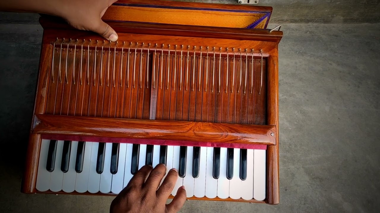 Harinam Harmonium with French reeds (3 lines)