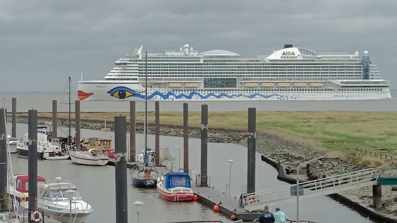 Kreuzfahrtschiff Aidaperla vor Cuxhaven | Weltschifffahrtsweg Aida