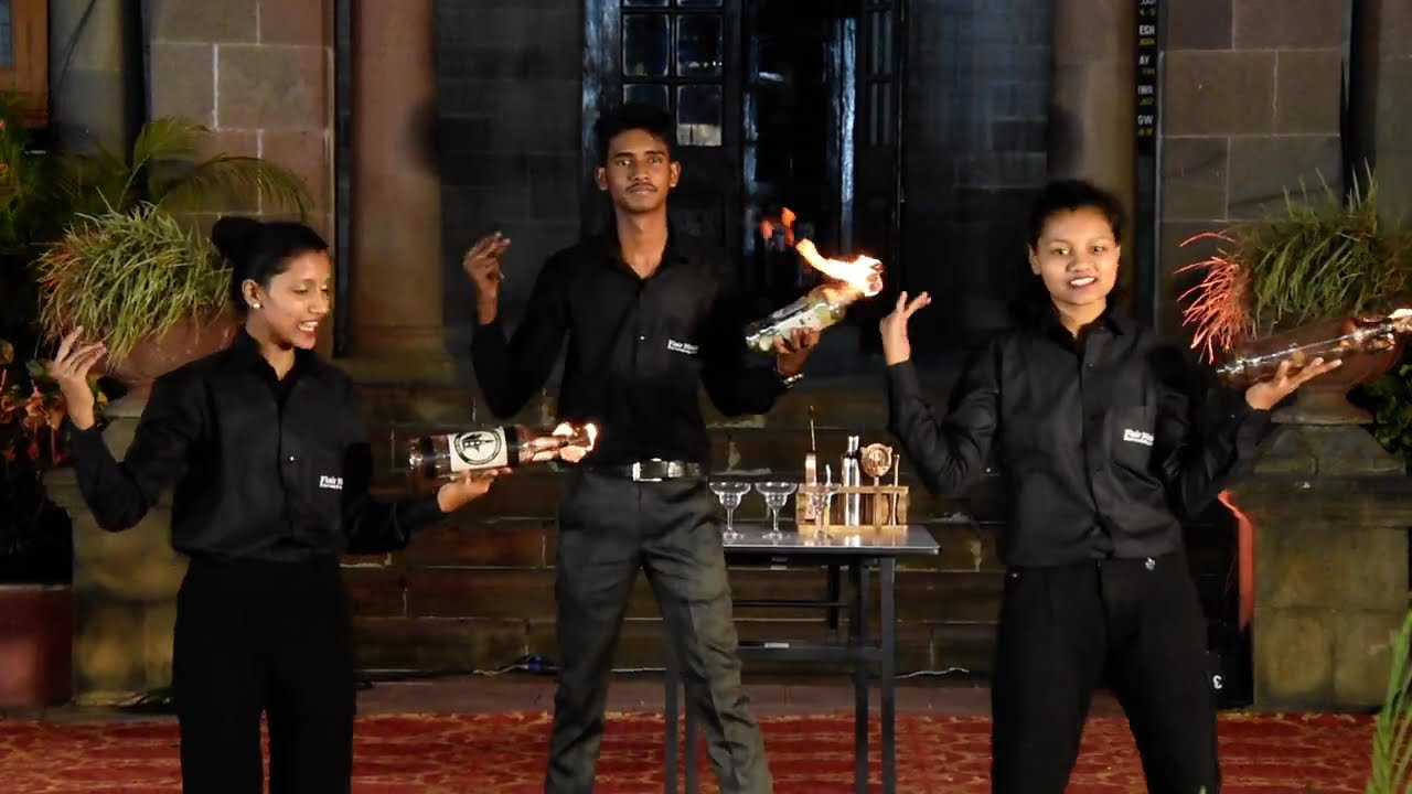 Manu Medar, Spoorti Medar, Keerti Medar Flair video #flairbartender #bartendingcourse  #pune #comedy