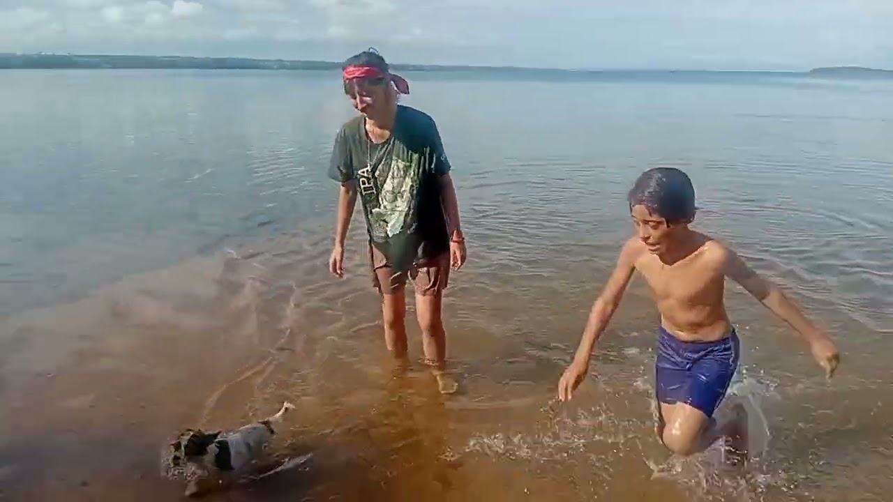 🦎 Um susto, uma praia escondida e muita diversão! 😂🌊