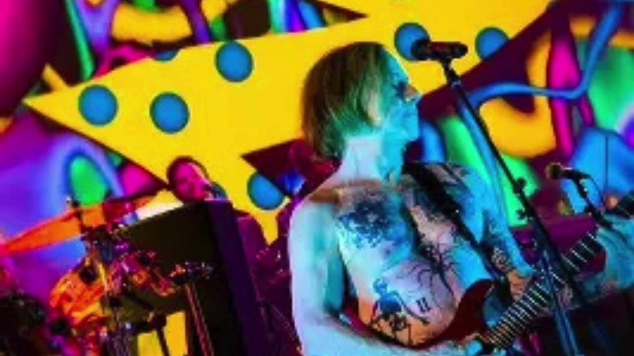 Disturbing Espo - Hollow Room PT 2 – A Grit-Driven Grunge Rock Descent