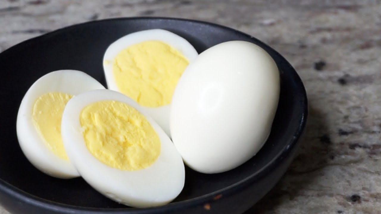 C&Oacute;MO HACER HUEVOS COCIDOS    sin que se rompa la c&aacute;scara y f&aacute;ciles de pelar | TIPS