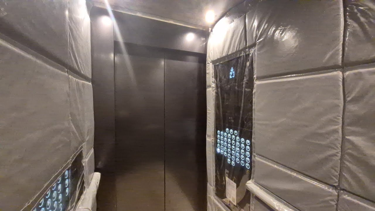 Lifts at The Landmark + Singapore's tallest MRLs?
