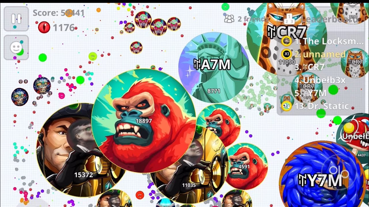 اقاريو - مقطع بالصوت دعس في زحمة بوتات . Agar.io mobile ✌️