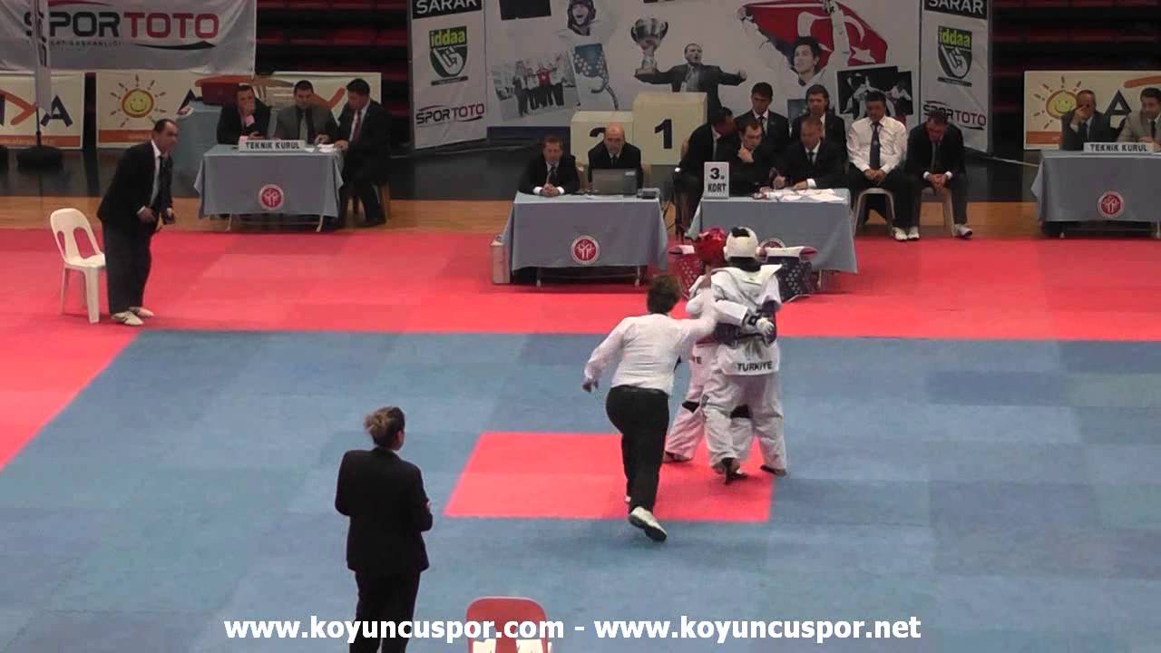 53kg Final Hatice Kubra Yangin vs Damla Sezgin (2013 Turkish Senyor TKD Championships)