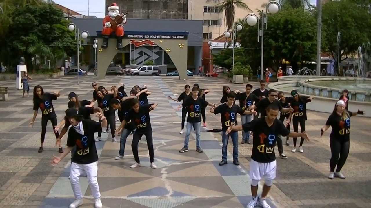 FLASHMOB  que parou Bauru - Creio em Ti