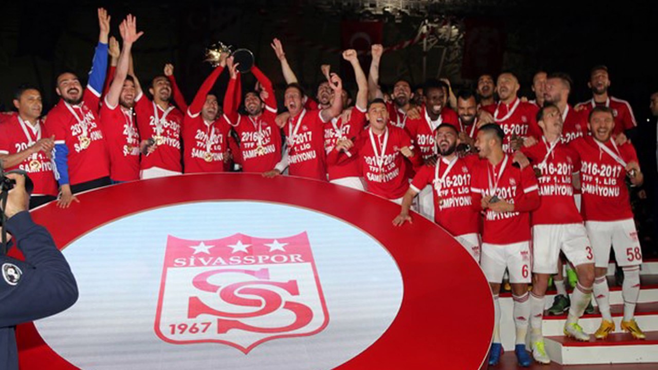Bir Arkadaşa Bakıp Çıkacağız Demiştik.. | Sivasspor |