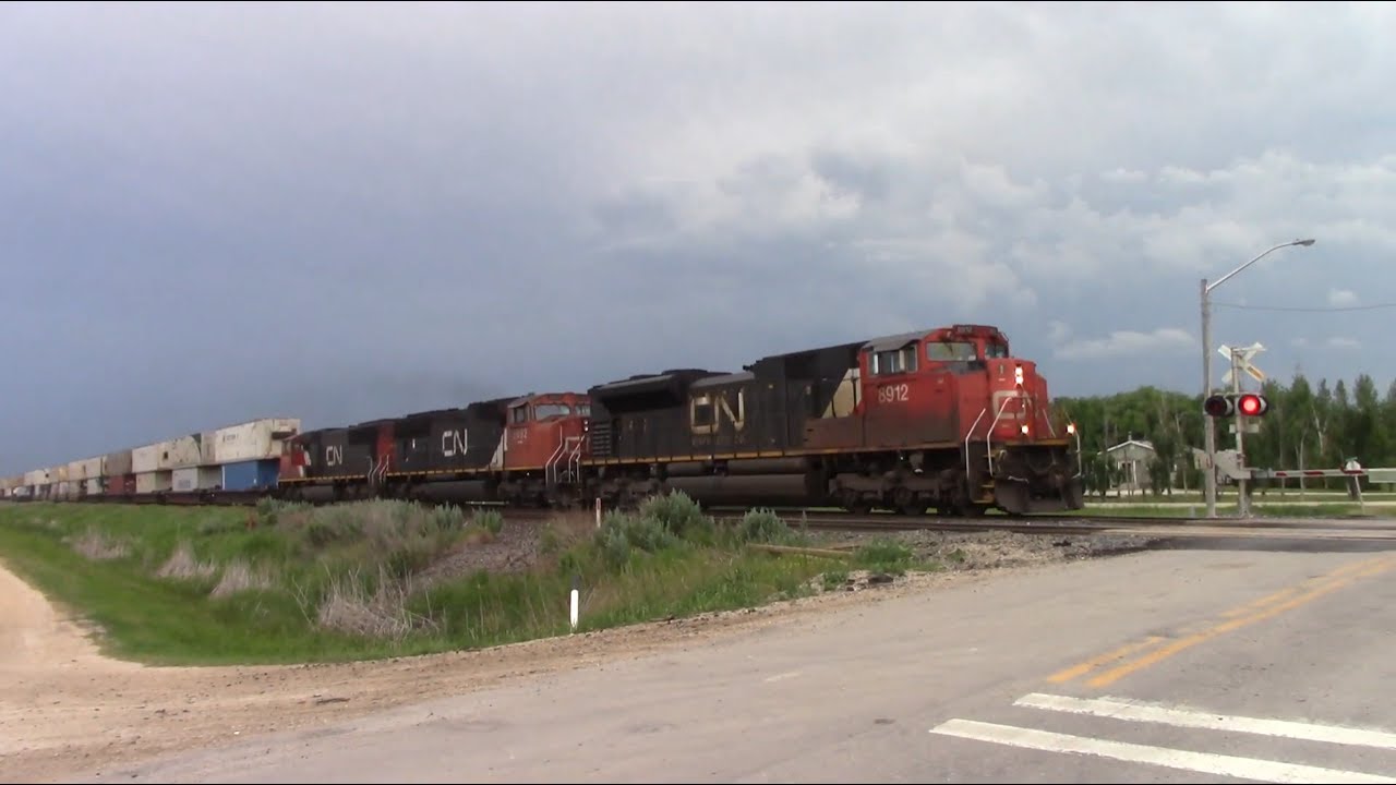 CN Railfanning HD: EMD THUNDER!! CN 8912 leads an ALL EMD Lashup at Dacotah, MB - 08/7/2019