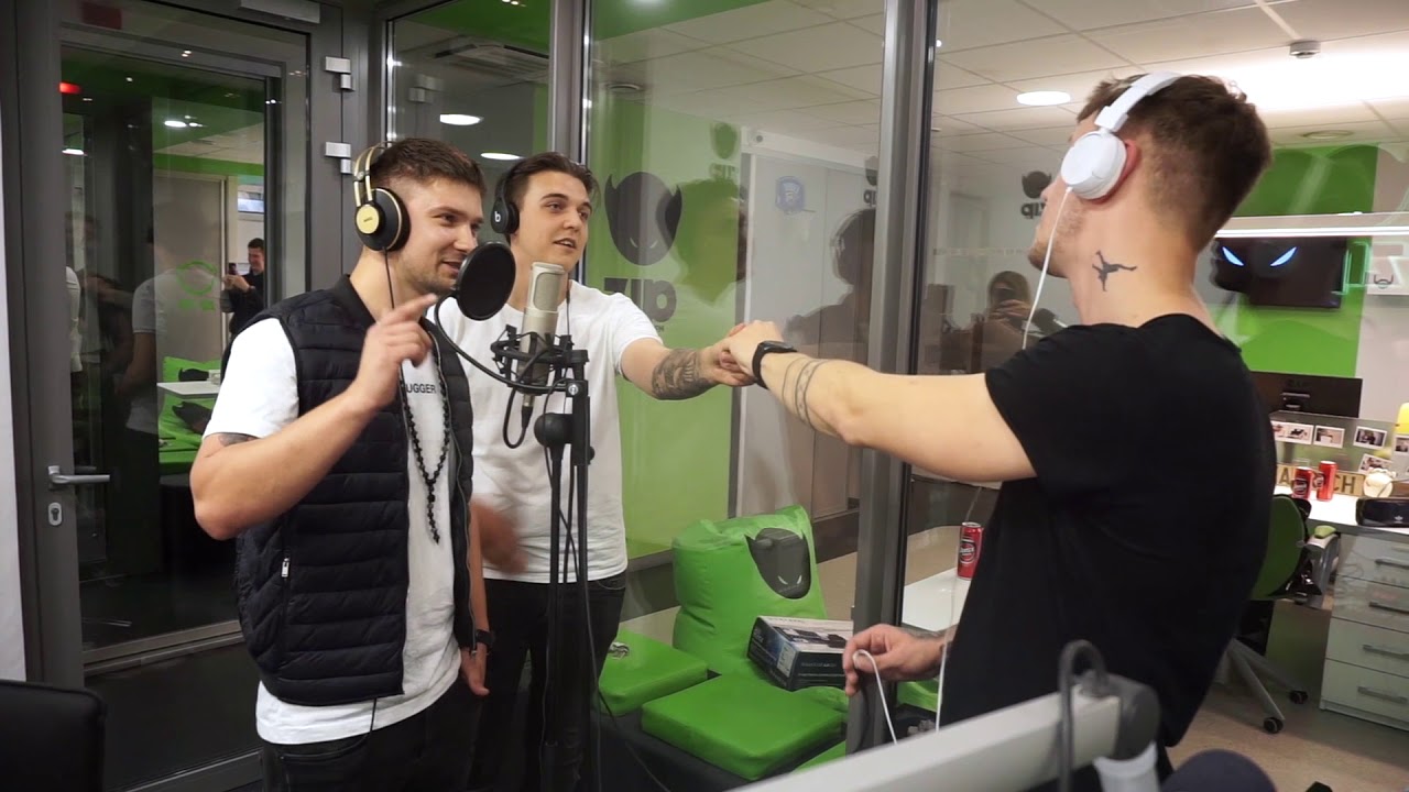 8 Kambarys feat. Niko - IE&Scaron;KAU (Gyvai @ZIP FM)