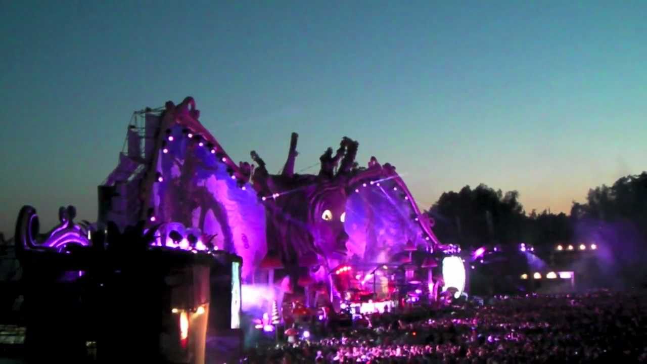 Faithless live @ Tomorrowland 2011