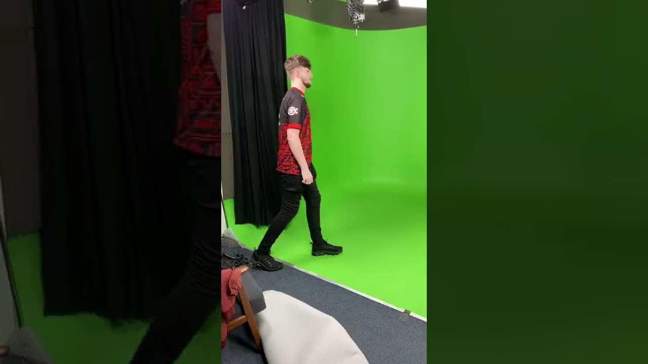 Deevo is TOO OLD to play PRO ROCKET LEAGUE 😭🤣