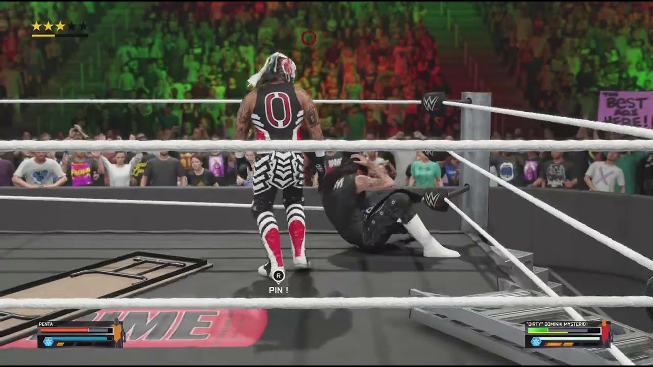 WWE 2K25Penta versus dominik Mysterio.