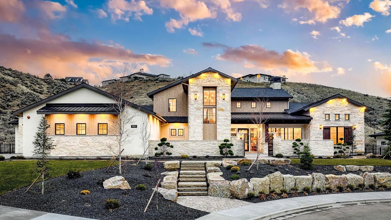 INSIDE A LUXURIOUS $3.9M MODERN MOUNTAIN HOME IN THE FOOTHILLS OF BOISE, IDAHO
