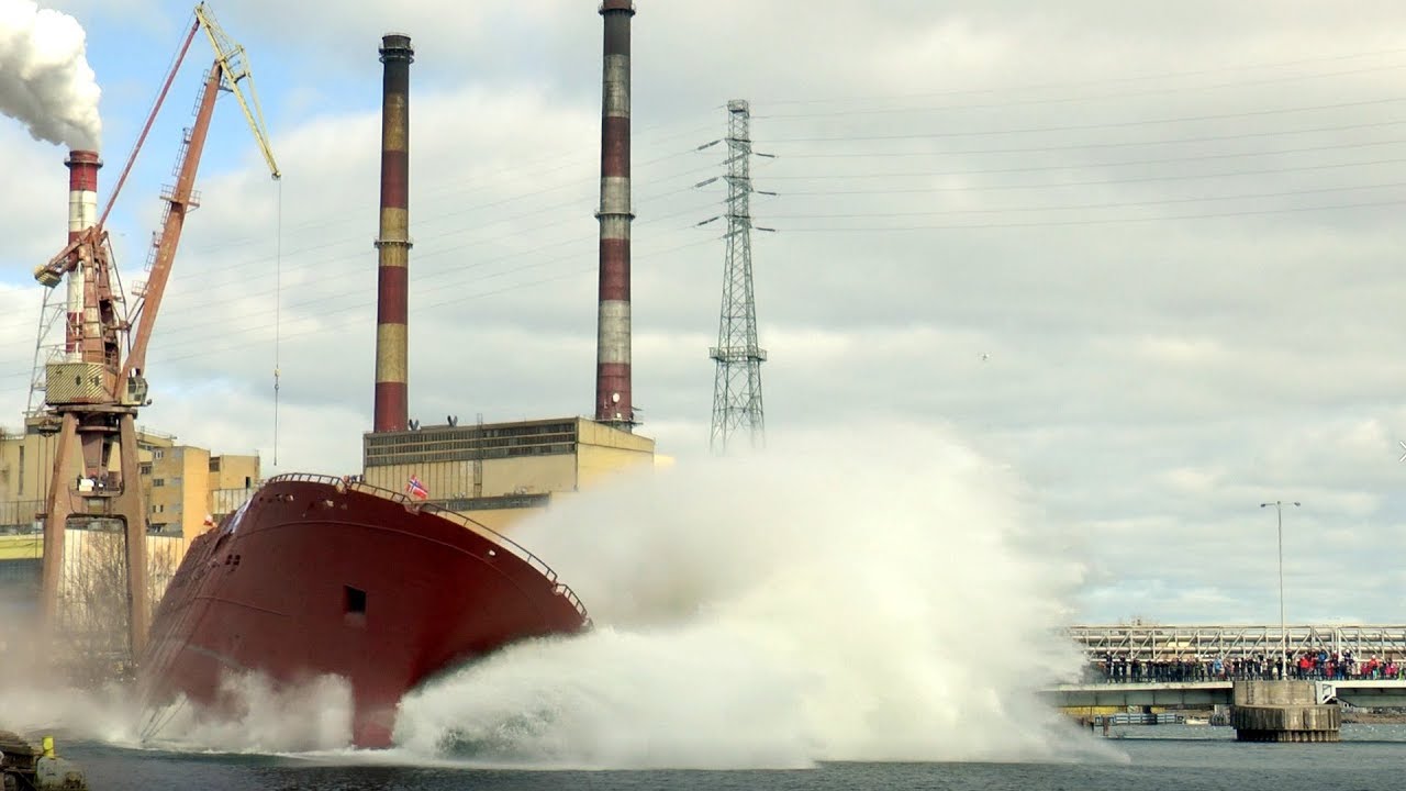Remontowa Shipbuilding - 1010 wodowanie statku