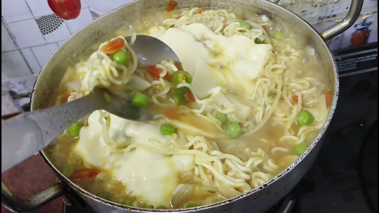 Cheese Maggie , hitanshi ki ne khai bhi nhi....@ektaverma8068 