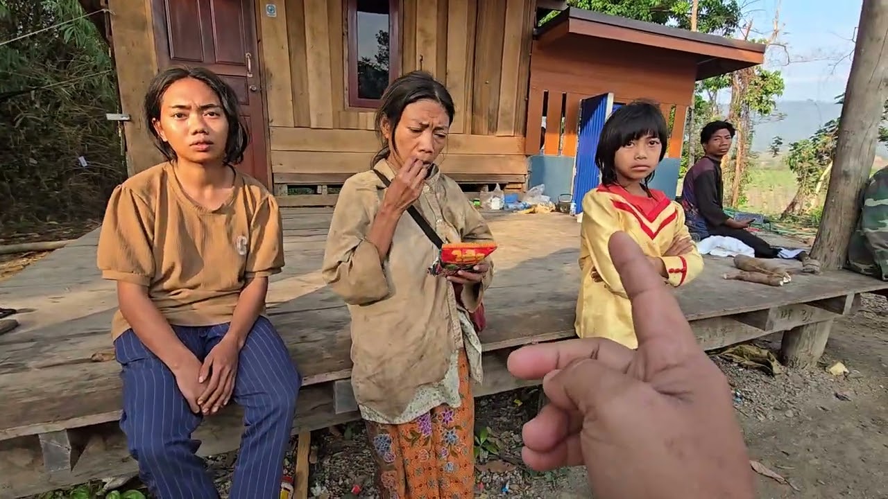 สาวติ๊กไม่เห็นจะเก่งสักกี่น้ำ คนป่า ตองเหลึอง ຄົນປ່າ ຕອງເຫຼືອງ bn saolao 